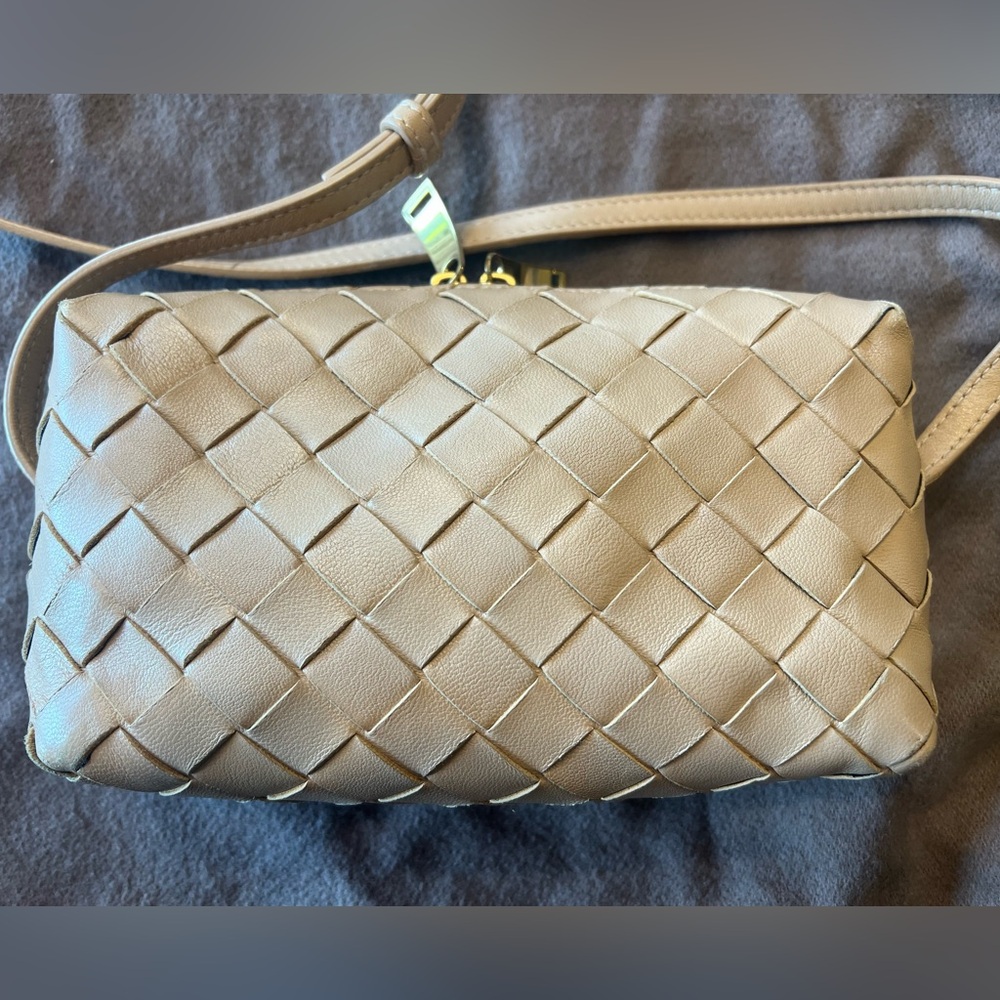 Authentic Bottega Veneta Tan Woven Leather Bag Purse - Picture 5 of 7